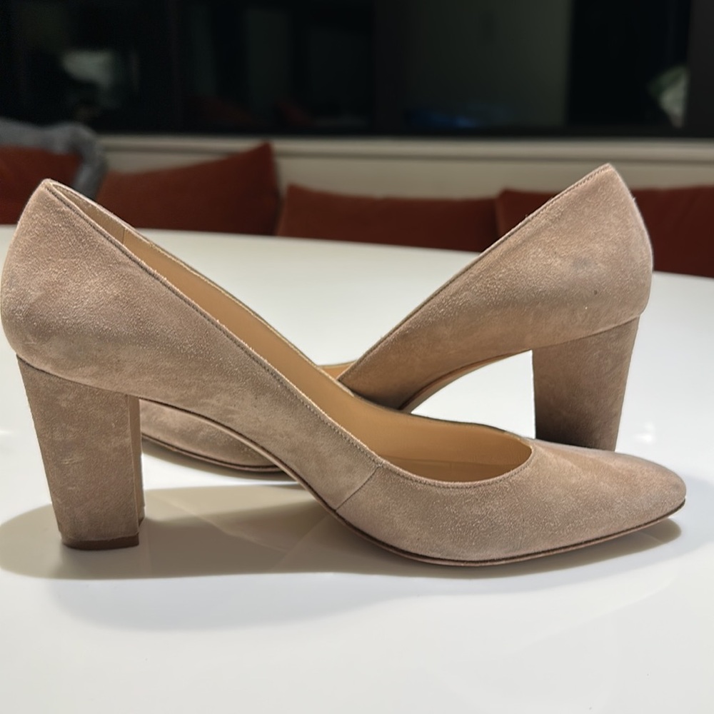 Manolo Blahnik Block Heel Pumps Neutrals Nude Beige Suede